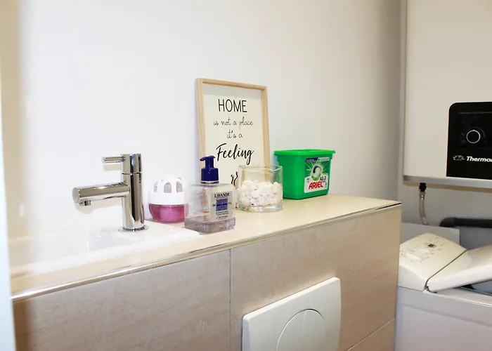 Lofty - Massena Sq - 5 Min Walk *