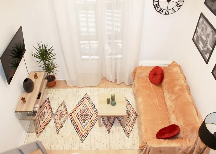 Lofty - Massena Sq - 5 Min Walk * Nice