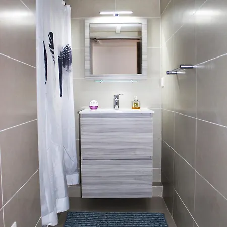 Διαμέρισμα Lofty - Massena Sq - 5 Min Walk *