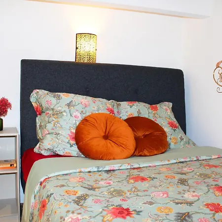 Lofty - Massena Sq - 5 Min Walk * Nice