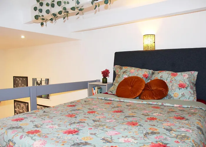 Lejlighed Lofty - Massena Sq - 5 Min Walk *