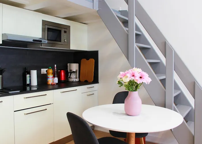 Lejlighed Lofty - Massena Sq - 5 Min Walk *