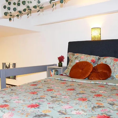 Lejlighed Lofty - Massena Sq - 5 Min Walk *